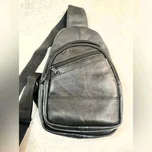 Unisex Unbranded Black Leather w/Adjustable Strap Crossbody Bag